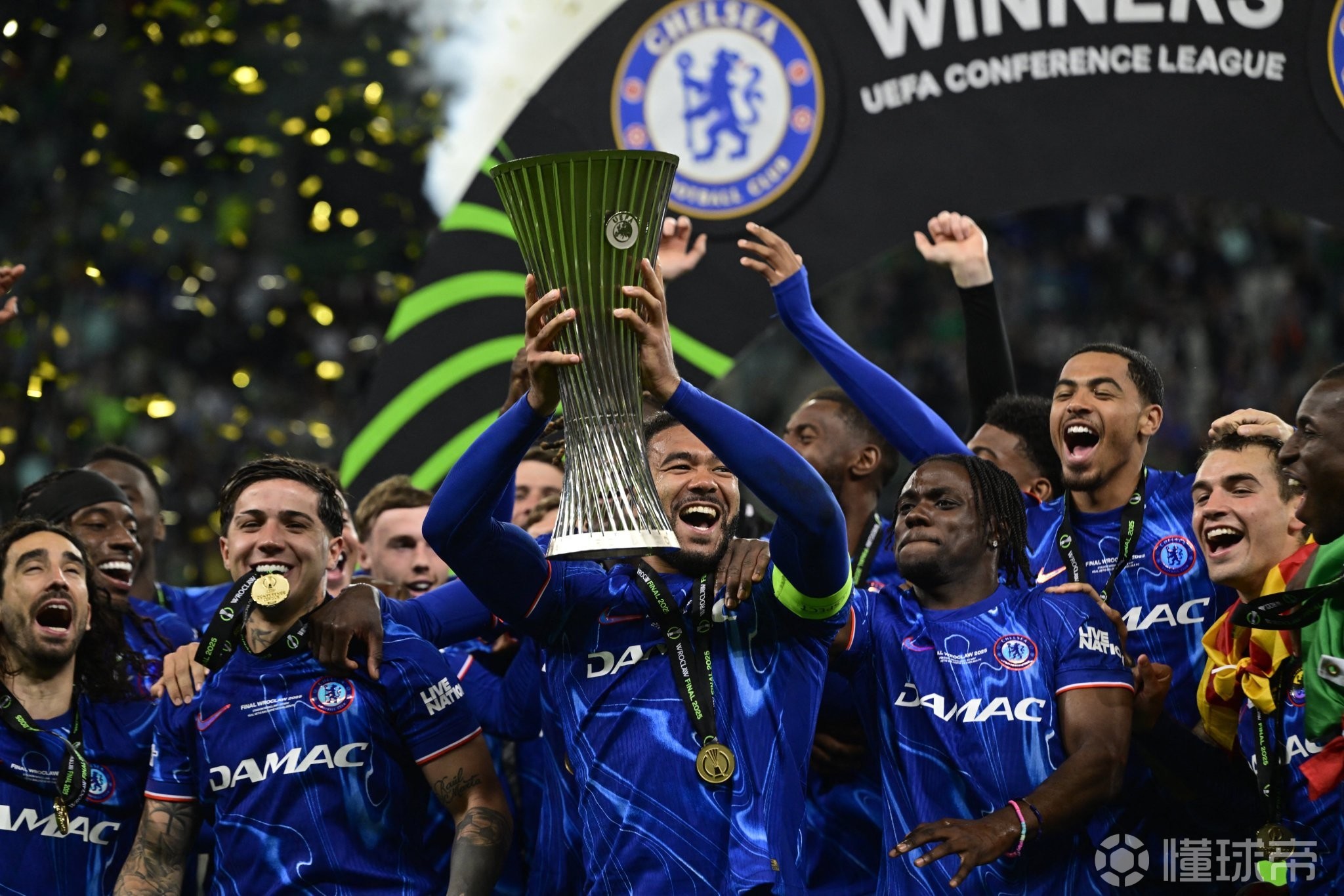  英超倒计时，马赛集结日篮板制胜，细节引发关注，震撼外界，临场指挥获称赞