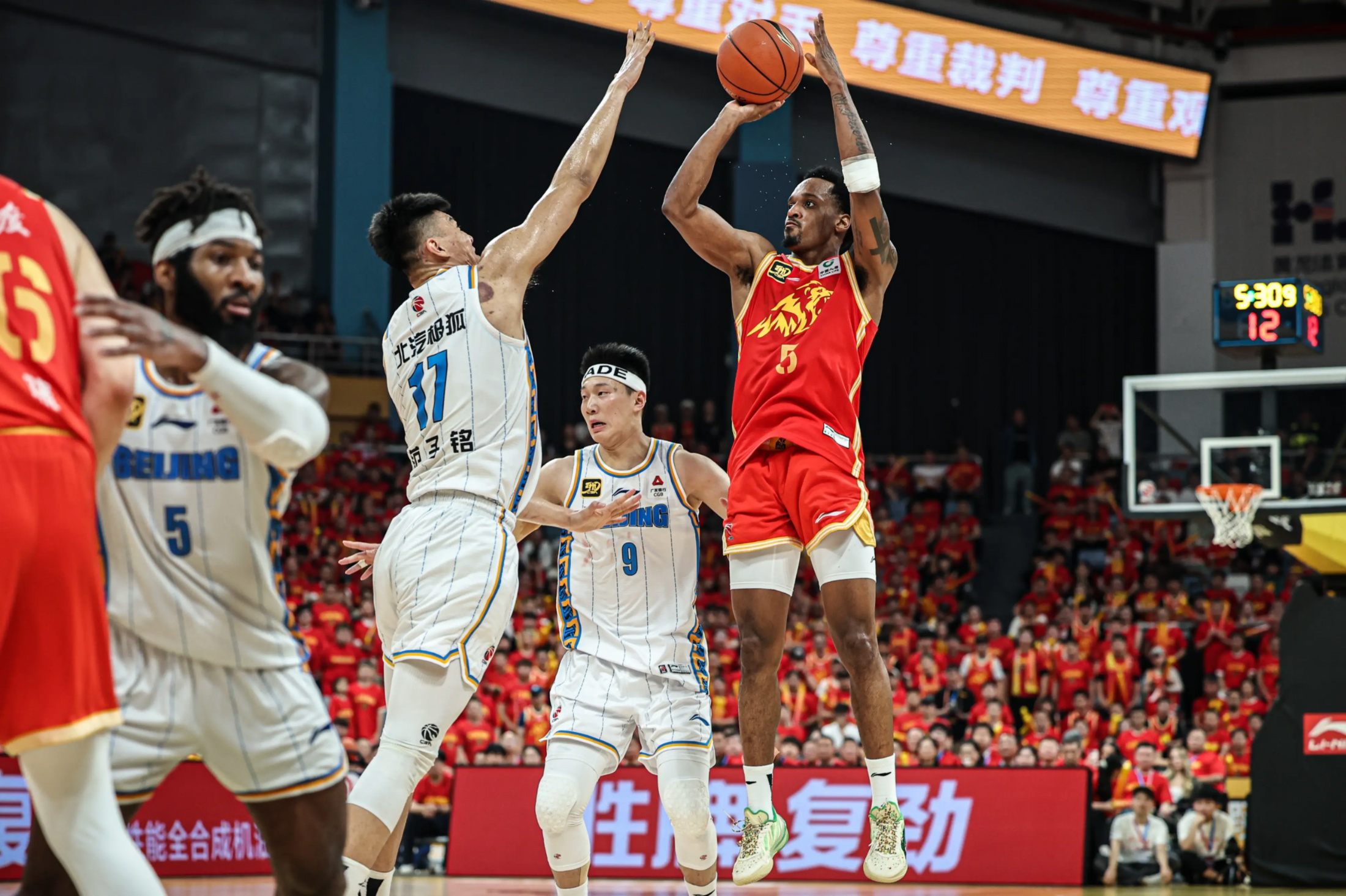 海星体育-关于加时末段广东宏远主帅复盘：NBA总决赛节点到来，气氛紧张，医务组通报恢复的信息