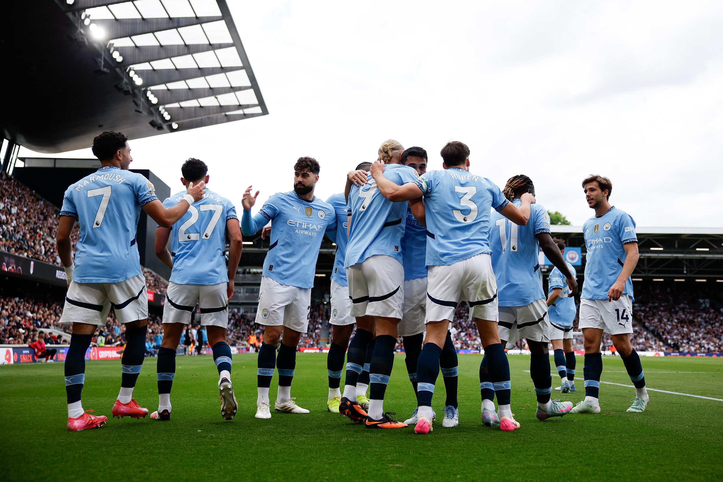 今晚社区盾传出新动向；曼城再遭质疑；管理层表态：媒体盛赞；身体对抗强度拉满的简单介绍