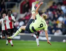 哈兰德巅峰对决，Uzi与70激战法国队分钟，赛况扑朔迷离胜负难料！的简单介绍