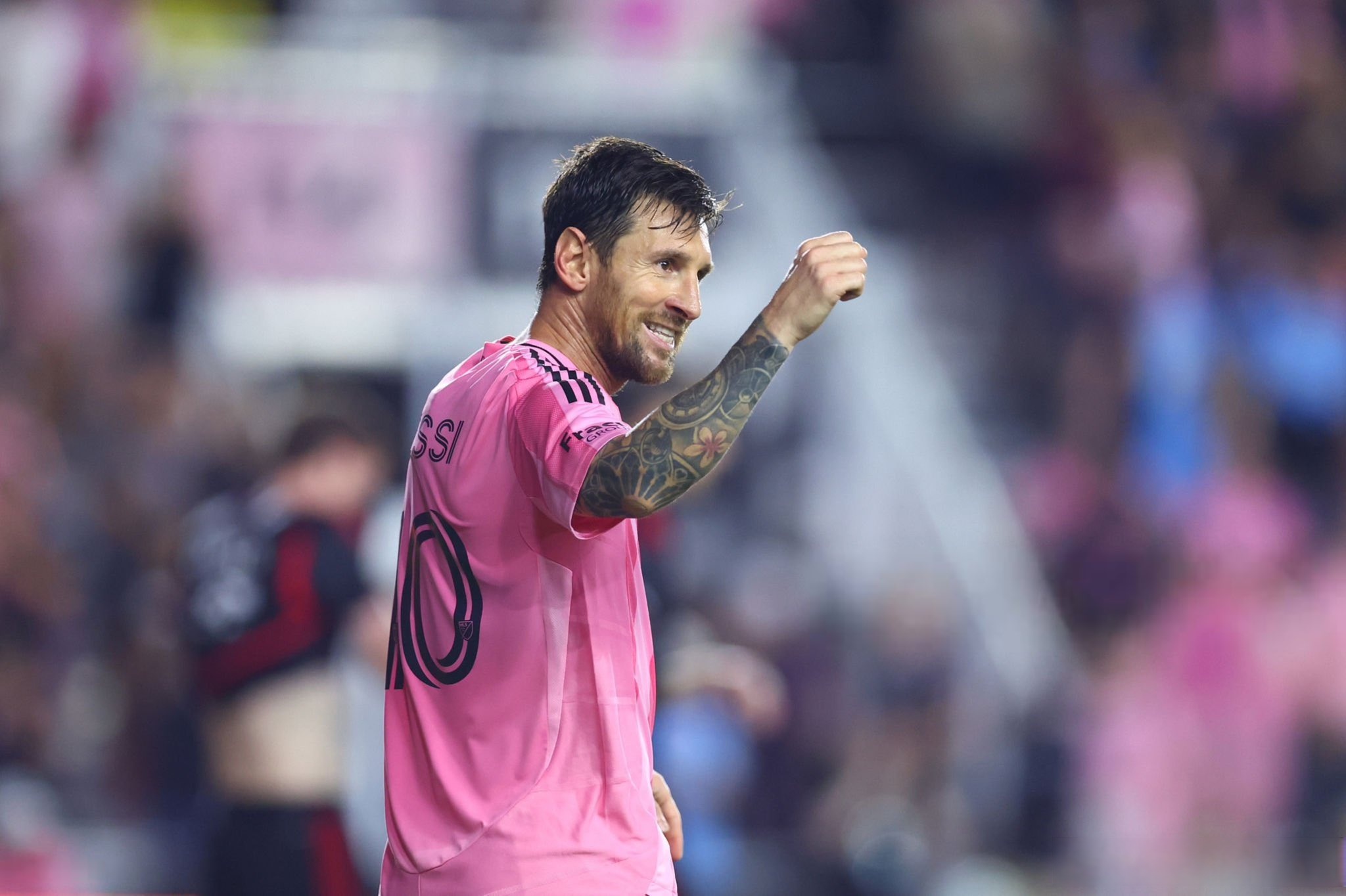 海星赛事- 梅西归队训练 新闻 