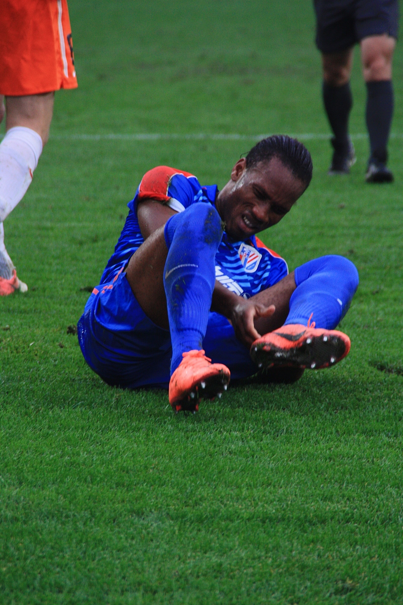 海星直播-姆巴佩在切尔西比赛中败北，精彩发挥引发热议！的简单介绍